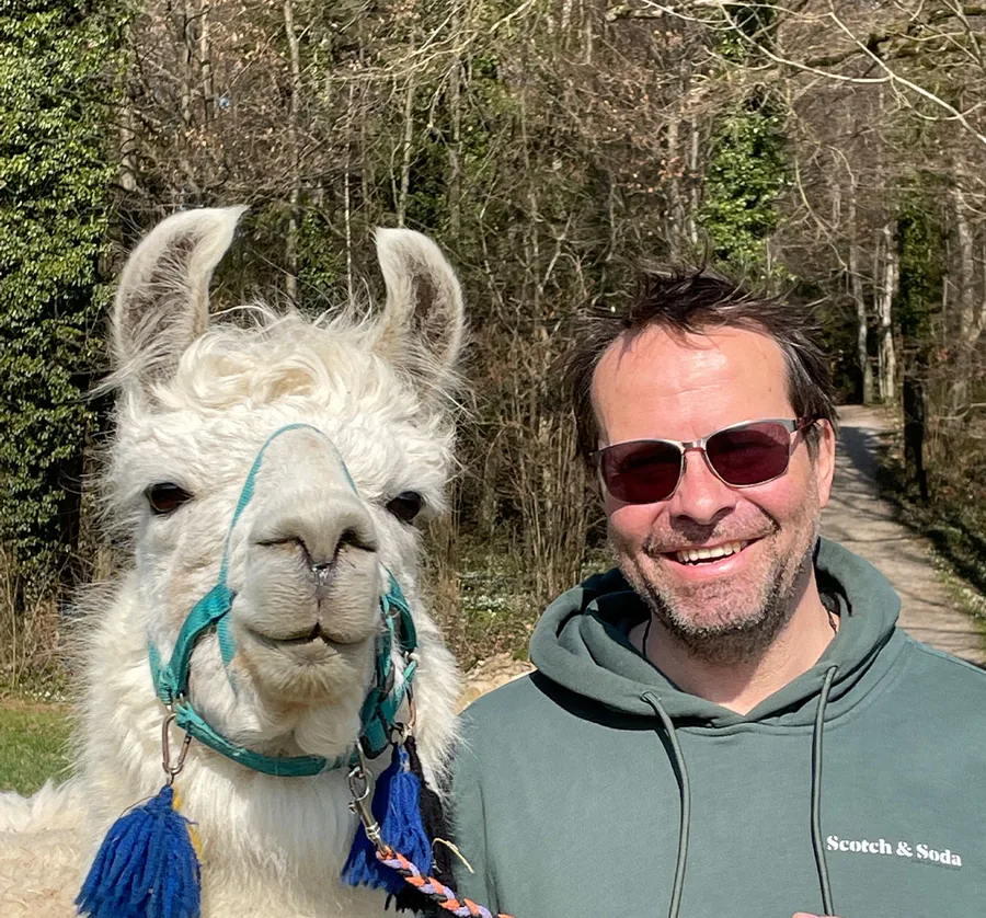 Marco Salzmann mit Lama
