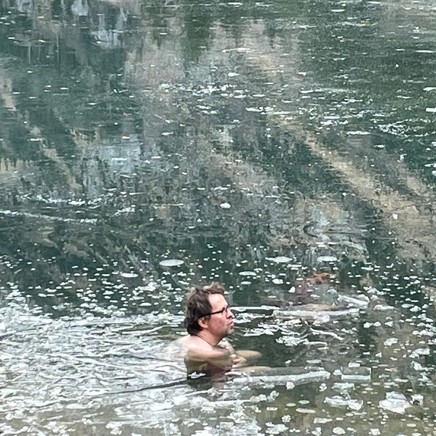 Eisbaden in der Muota